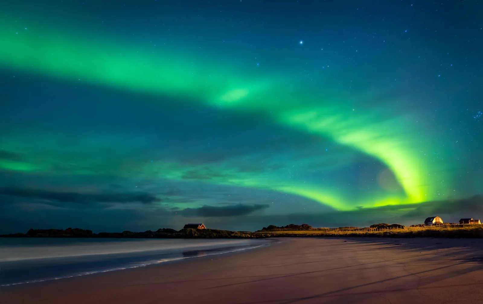 How to Photograph the Northern Lights: Camera Settings and Tips for Beginners